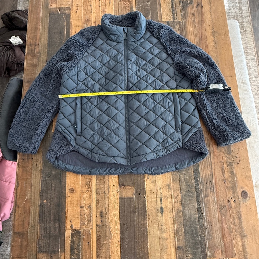 Bernado Quilted/ Fleece Navy Jacket. NWOT, XL